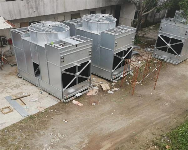 開式冷卻塔內(nèi)壁除塵處理內(nèi)容(開式橫流冷卻塔)
