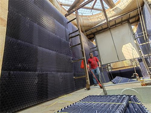 選購(gòu)閉式冷卻塔時(shí)應(yīng)該考慮哪些因素(廣東選購(gòu)閉式冷卻塔)