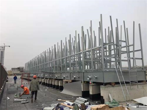 制冷機是怎么用閉式冷卻塔降溫的？